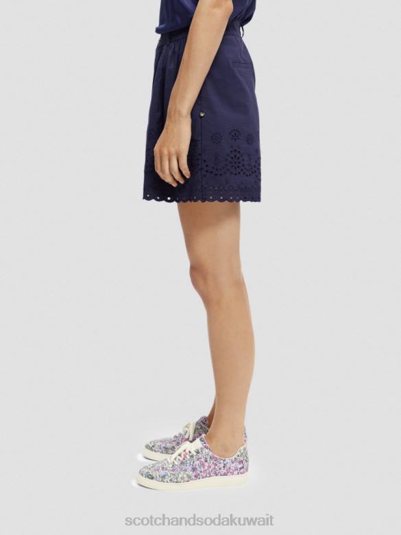 ملابس Scotch & Soda برودري أنجليز شورت من القطن العضوي القوات البحرية نحيف N0V4241