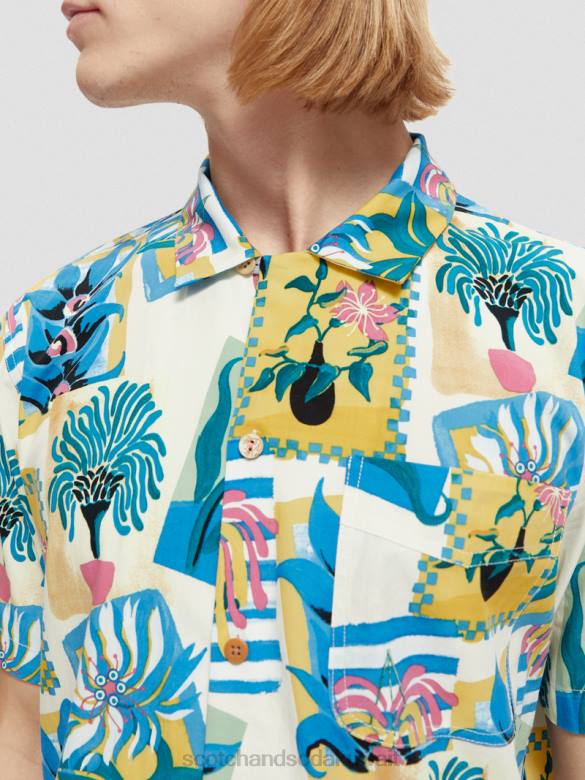 ملابس Scotch & Soda قميص مخيم مطبوع بأكمام قصيرة التحرير والسرد ب رجال N0V4282