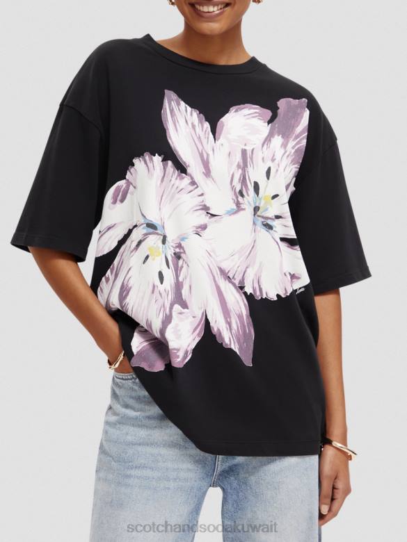 ملابس Scotch & Soda تي شيرت عضوي كبير الحجم بأعمال فنية زهرية الخزامى التوأم العقيق الأسود نحيف N0V466