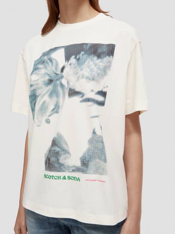 ملابس Scotch & Soda تي شيرت فضفاض مناسب للعمل الفني الفانيليا البيضاء نحيف N0V476