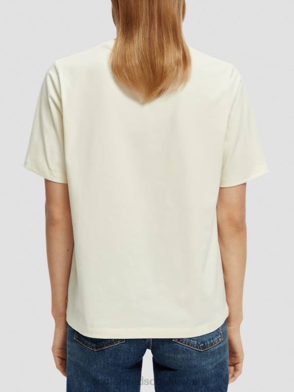 ملابس Scotch & Soda تي شيرت مريح من القطن العضوي بتصميم فني أبيض نحيف N0V498